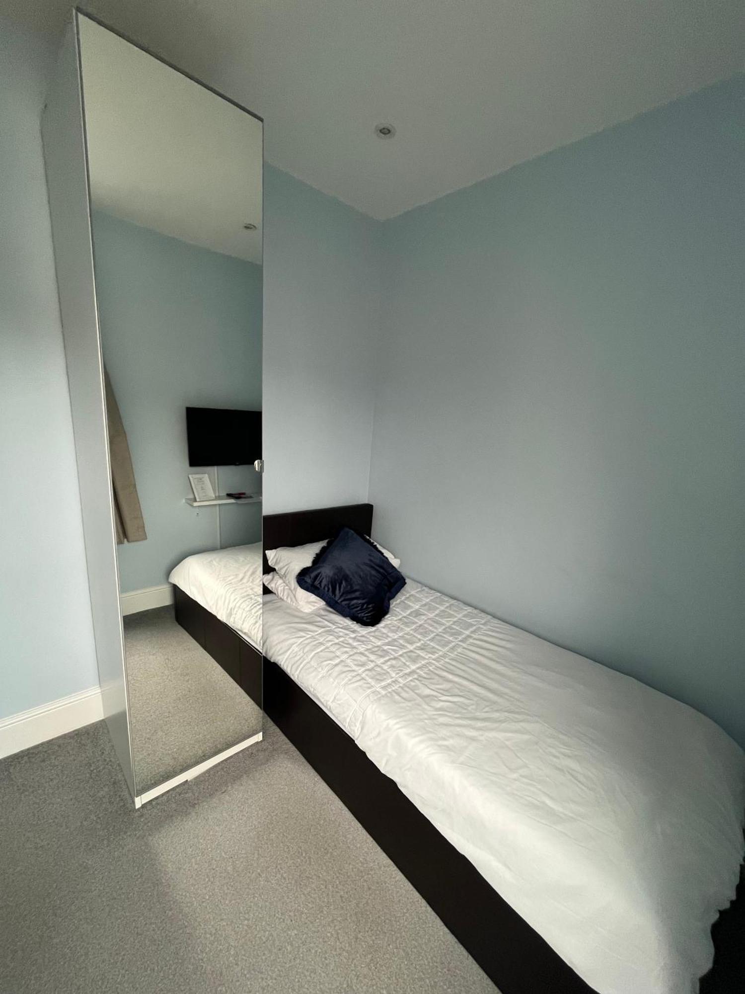Beckett Guest House Барнсли Экстерьер фото